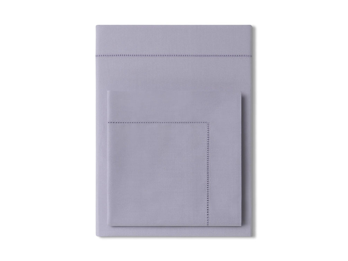 Conjunto Lençóis Pākēru Lilás Dreamura - detalhe do tecido percal mate