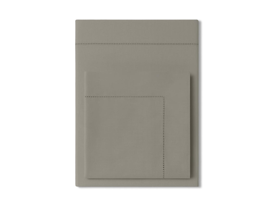 Conjunto Lençóis Pākēru Taupe Dreamura - detalhe do tecido percal mate