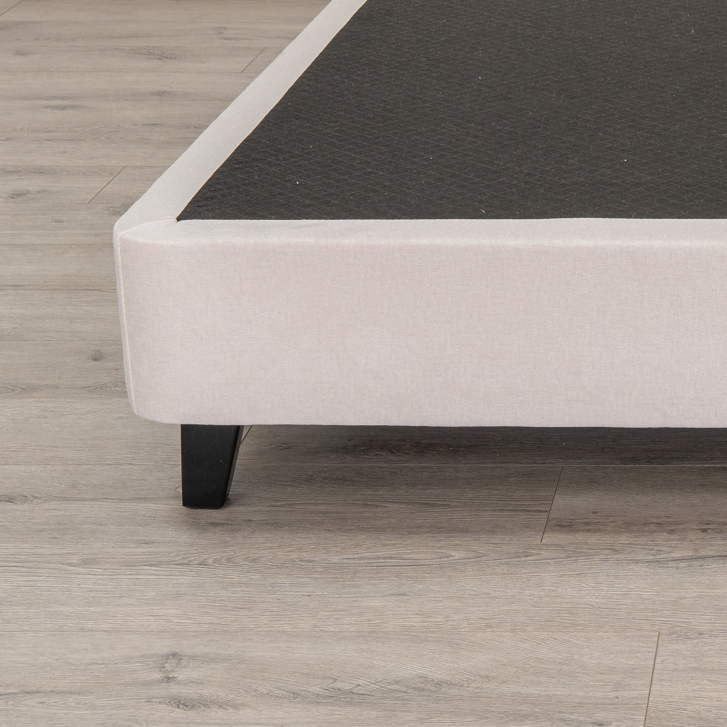 Sommier Nara con patas rectangulares