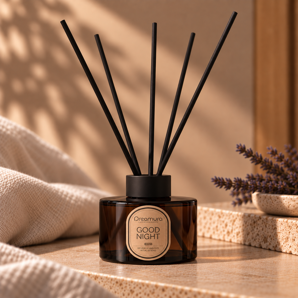 Difusor de Varetas GOOD NIGHT Dreamura - difusor de 100 ml em frasco de vidro âmbar com varetas pretas